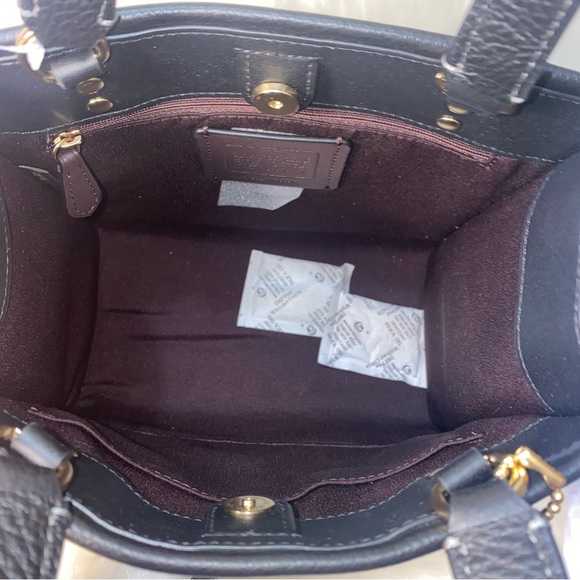 Coach leather crossbody purse New - Picture 8 of 13